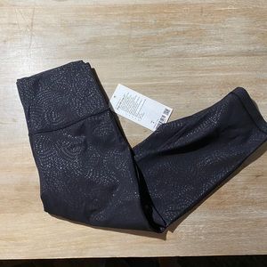 Lululemon Align Crop Black Embossed NWT